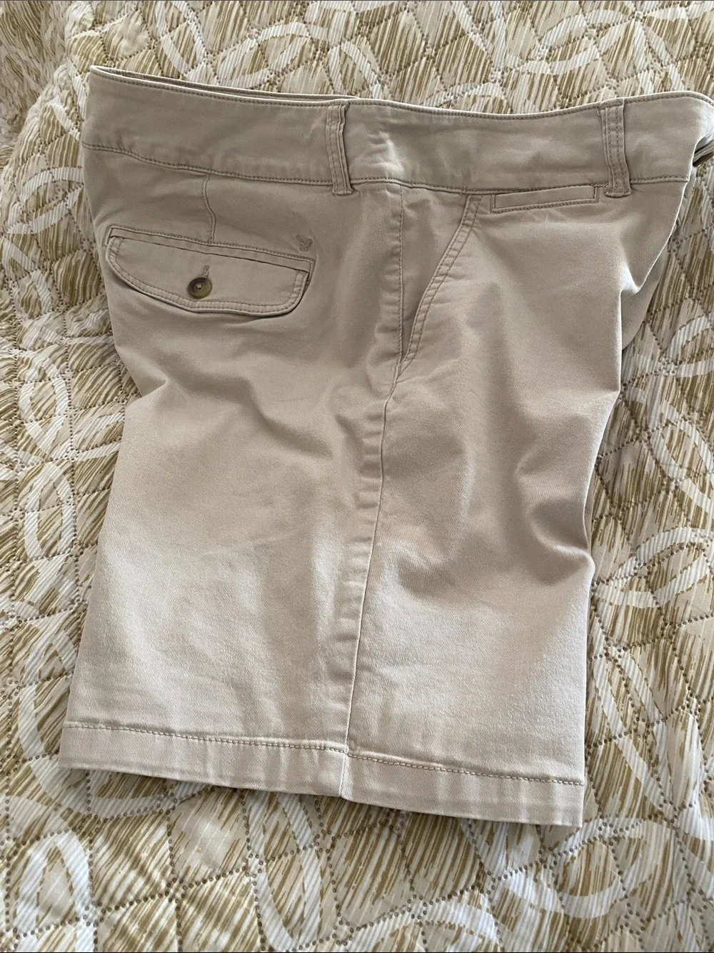 American Eagle Outfitters Women’s Tan  Bermuda Stretch Design Shorts Size 14